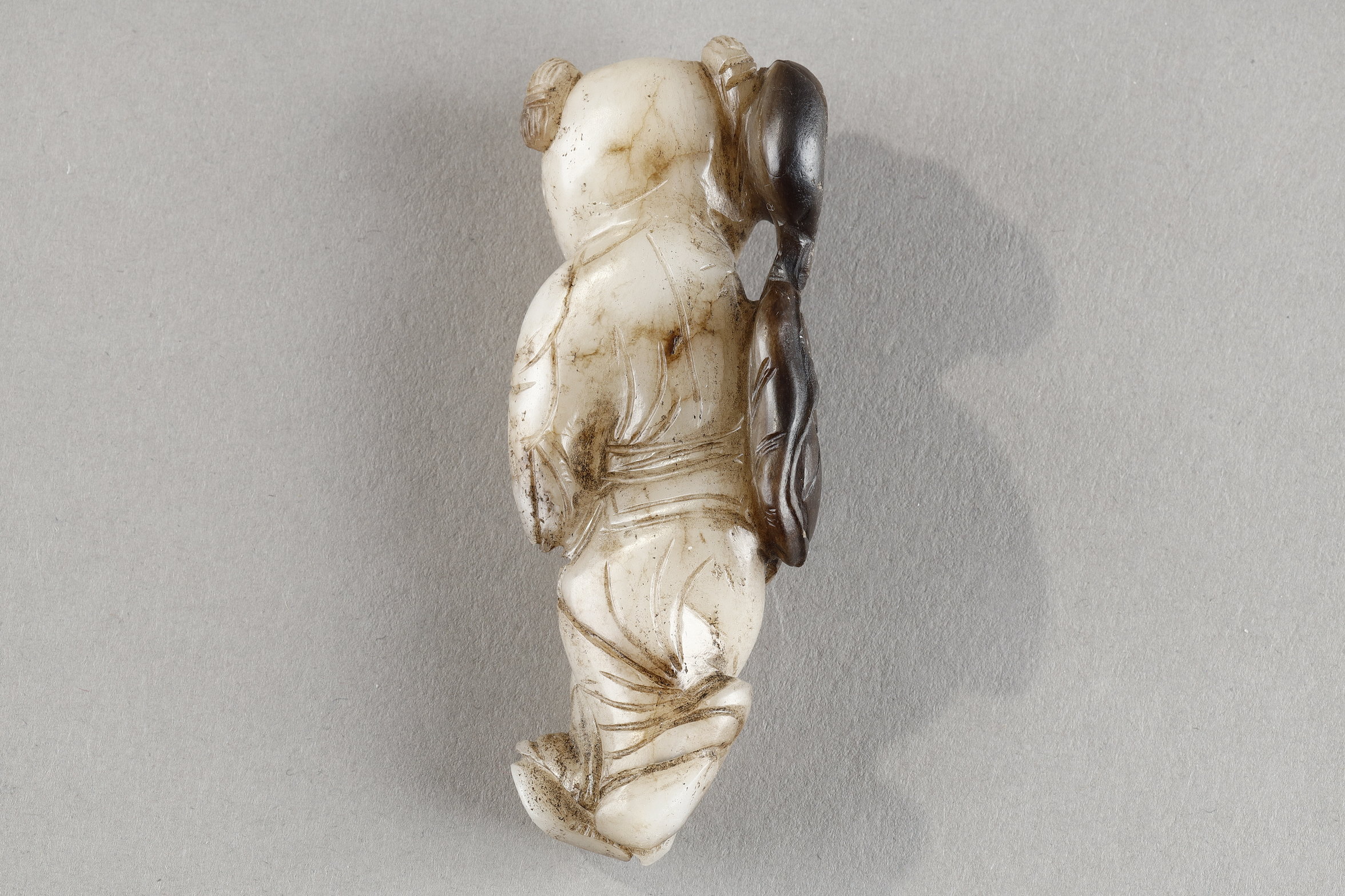 Works of Art : small hoho in green and dark brown jade -China period Ming 