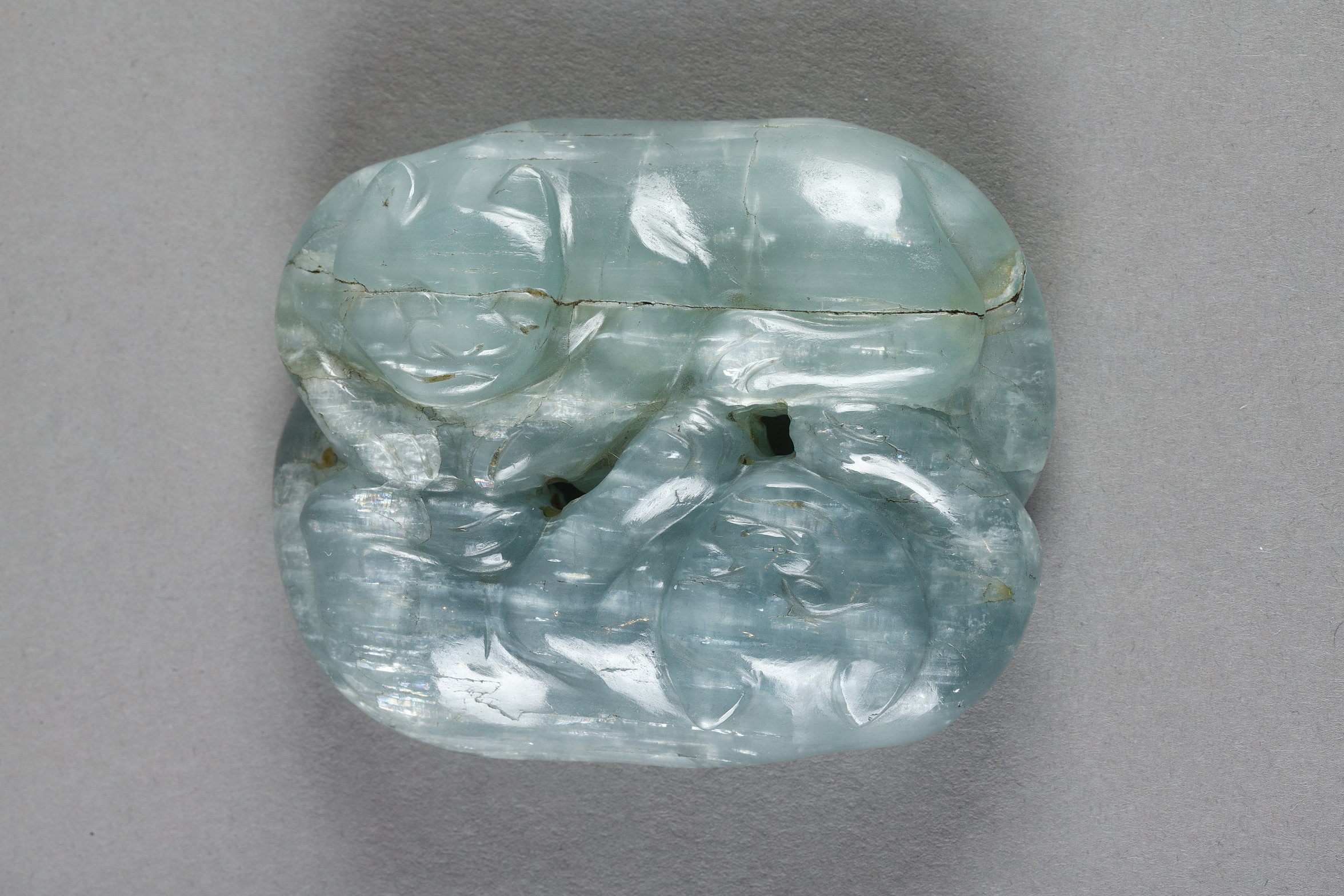 Works of Art : rare sculpture in aquamarine (beryl) representing two cats China period 19th century 