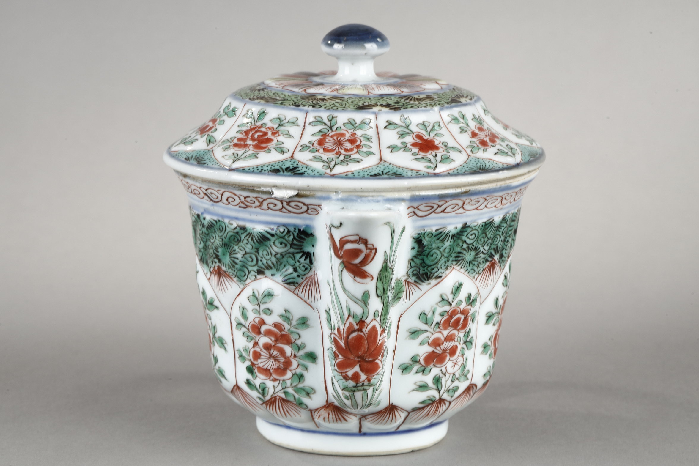 Polychrome :  Pair porcelain ewers Famille Verte -Kangxi period 1662/1722