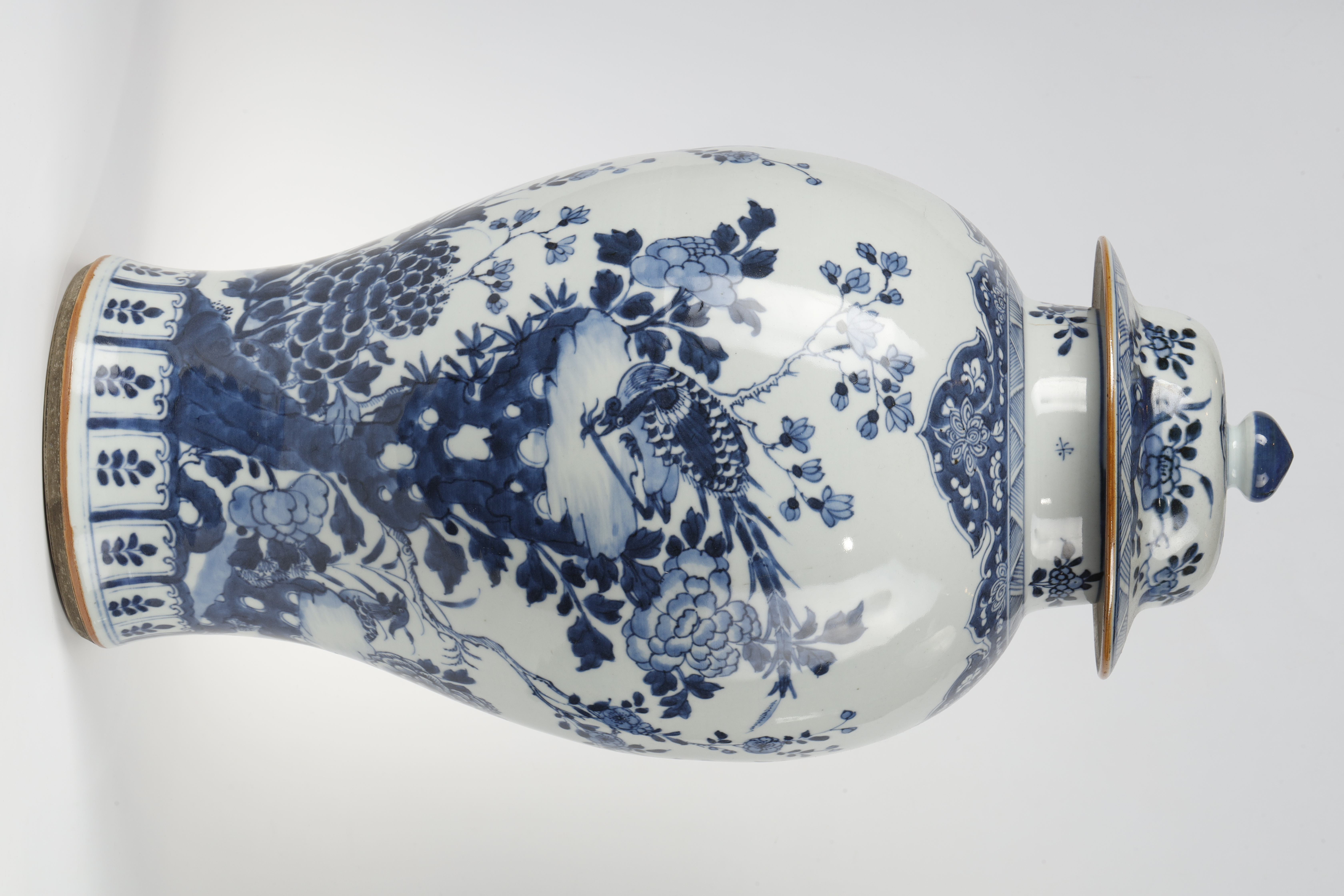 Blue White : large vase and cover in porcelain blue white has decor of flowers foliages butterflys and bird China 1720/1730   H 45cm
