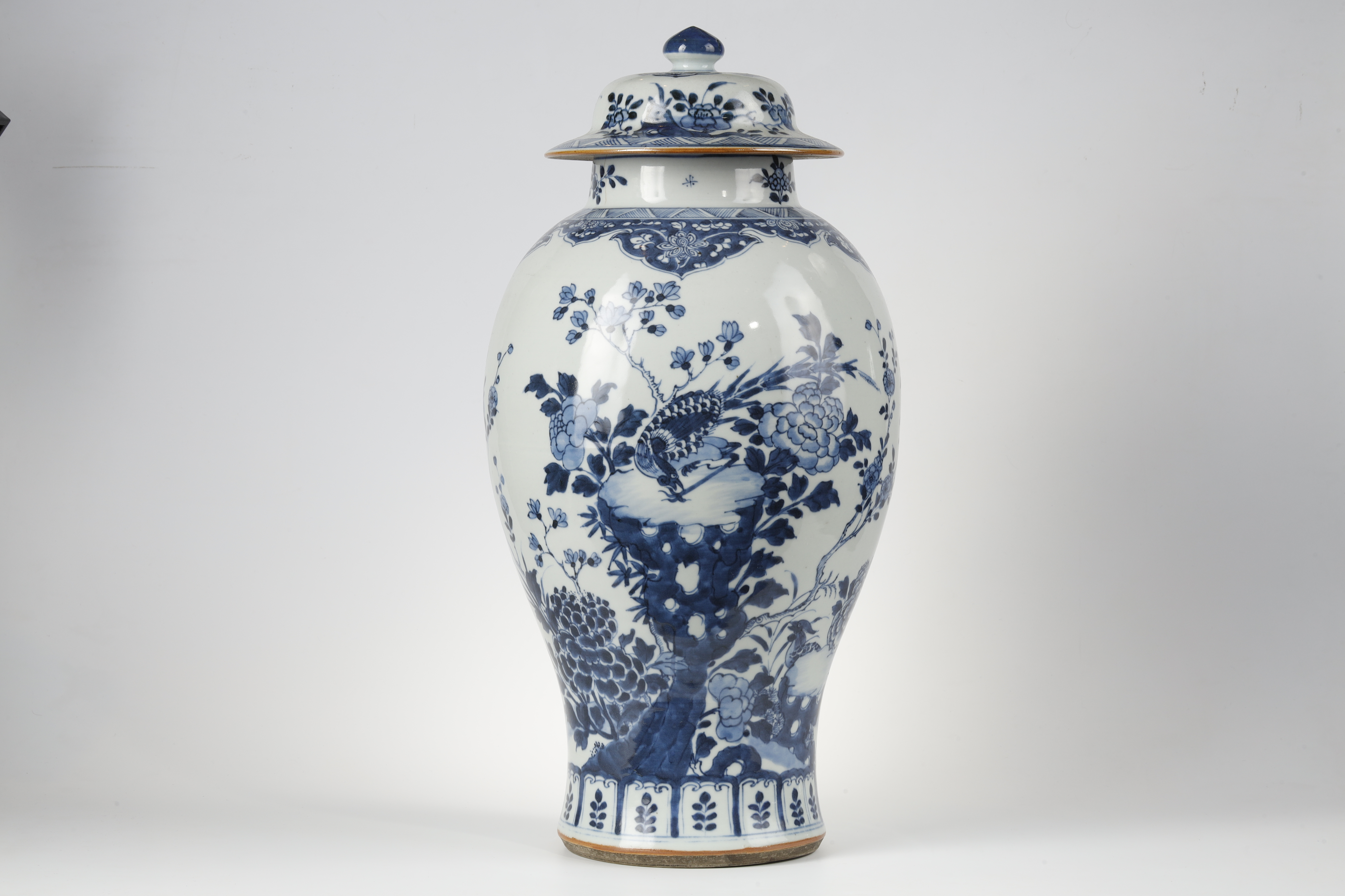 Blue White : large vase and cover in porcelain blue white has decor of flowers foliages butterflys and bird China 1720/1730   H 45cm