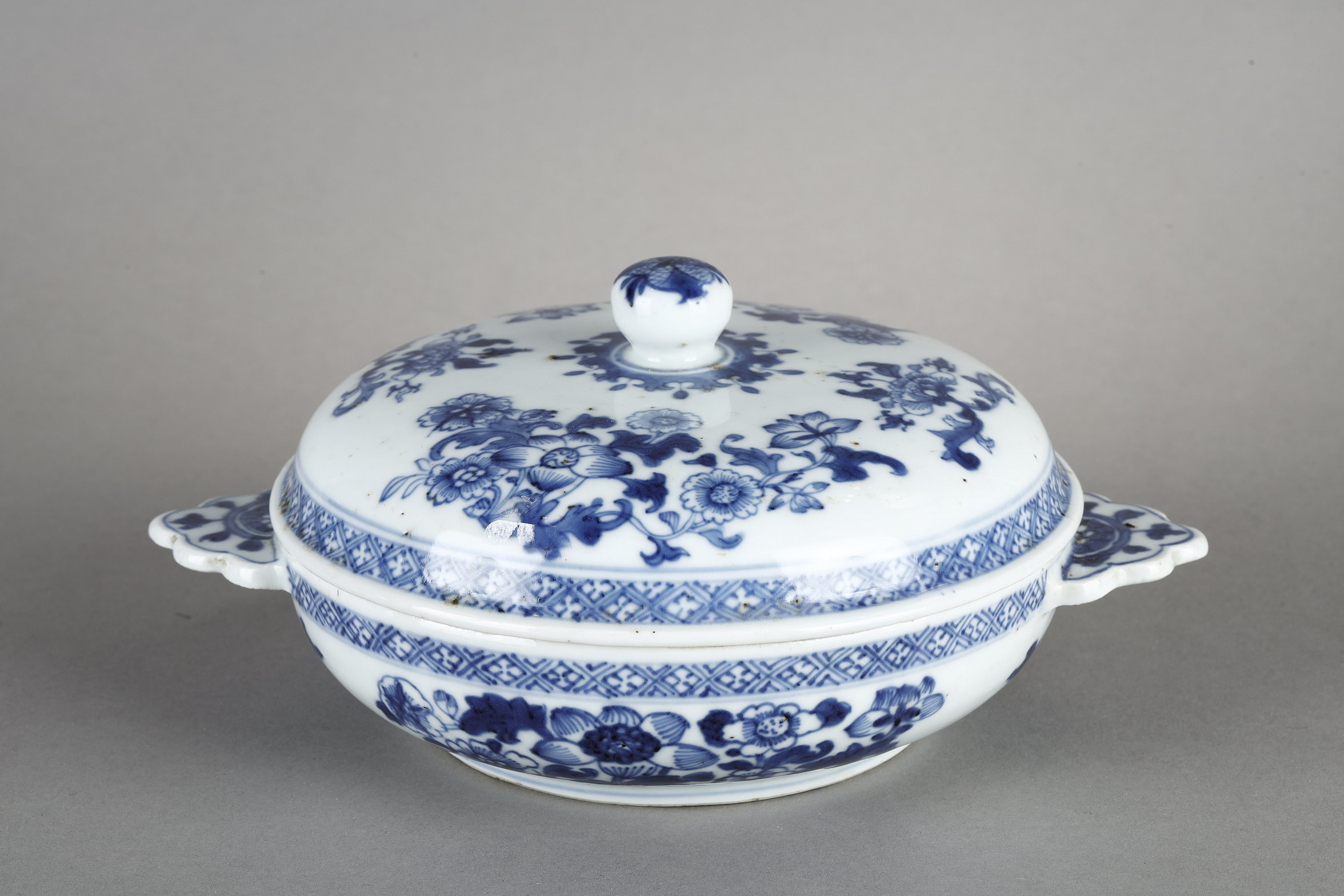 Blue White : Blue White porcelain covered bowl according to a form of Western silverware. China  around 1740 