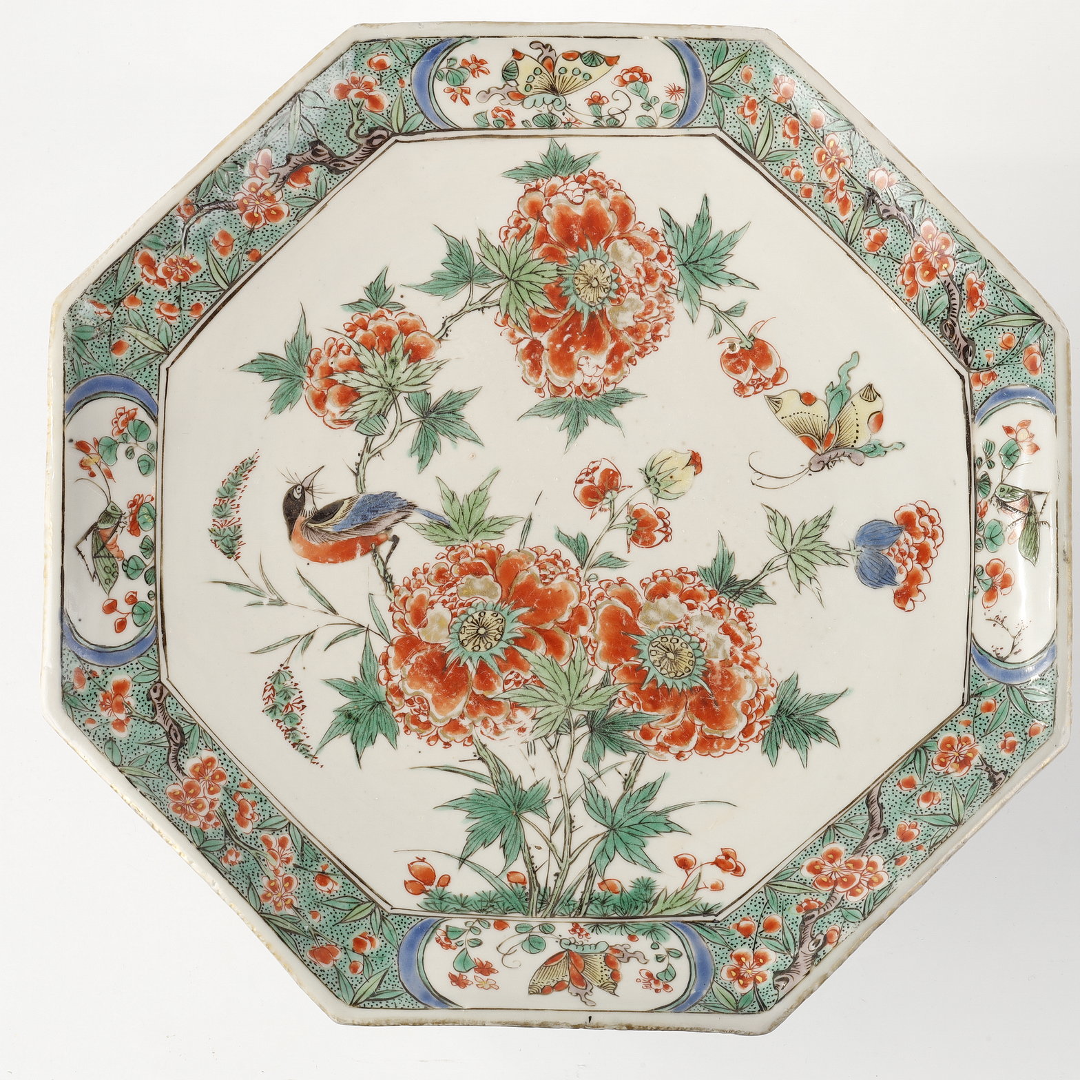 Polychrome : Very rare stemdish porcelain Famille Verte  certainly influenced by a stemdish in faience from Rouen. China Period Kangxi 1662/1722