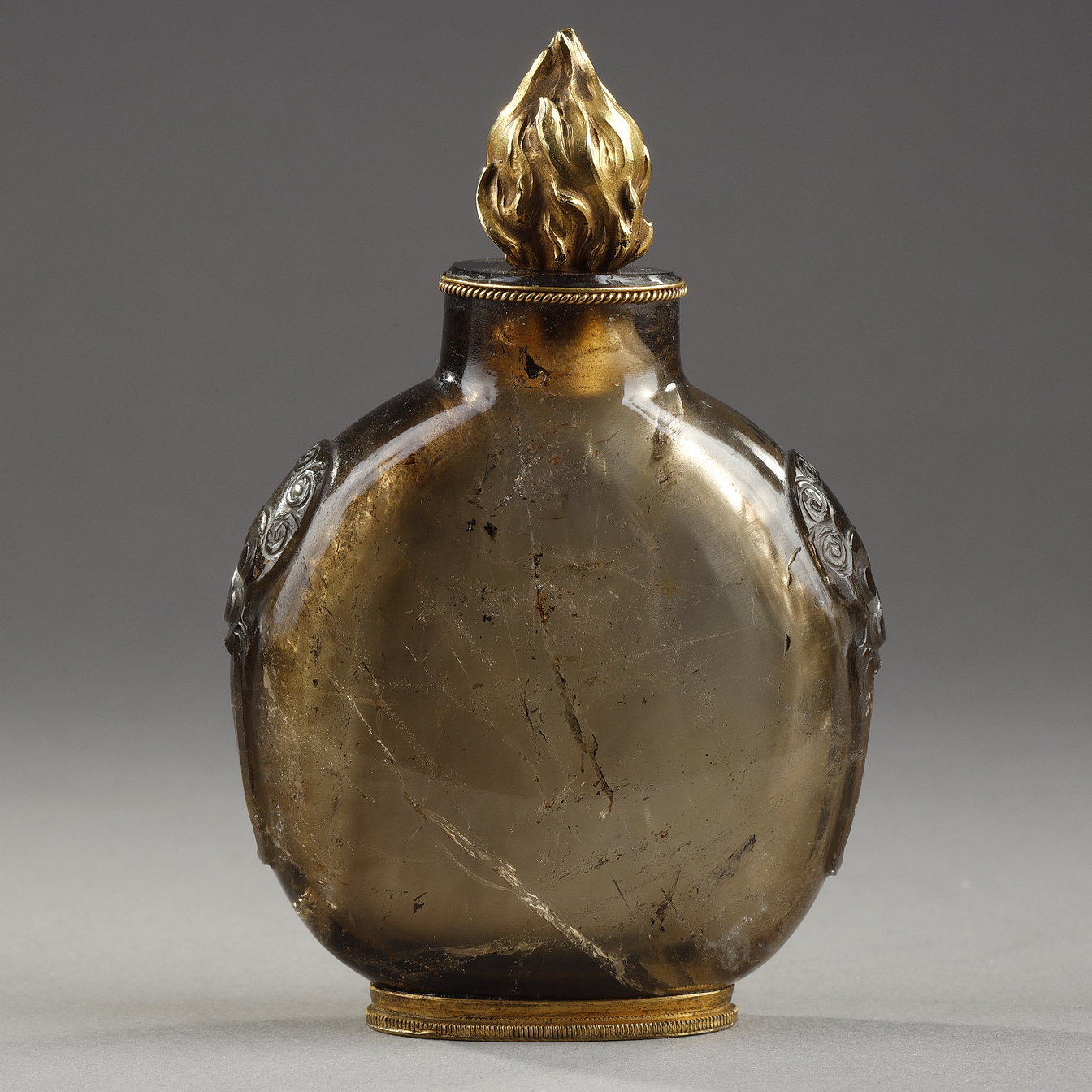 Snuff Bottles : rock crystal smoked snuff bottle  -gold bronze mounted -
rock crystal 1760/1840
bronze european 1800/1850