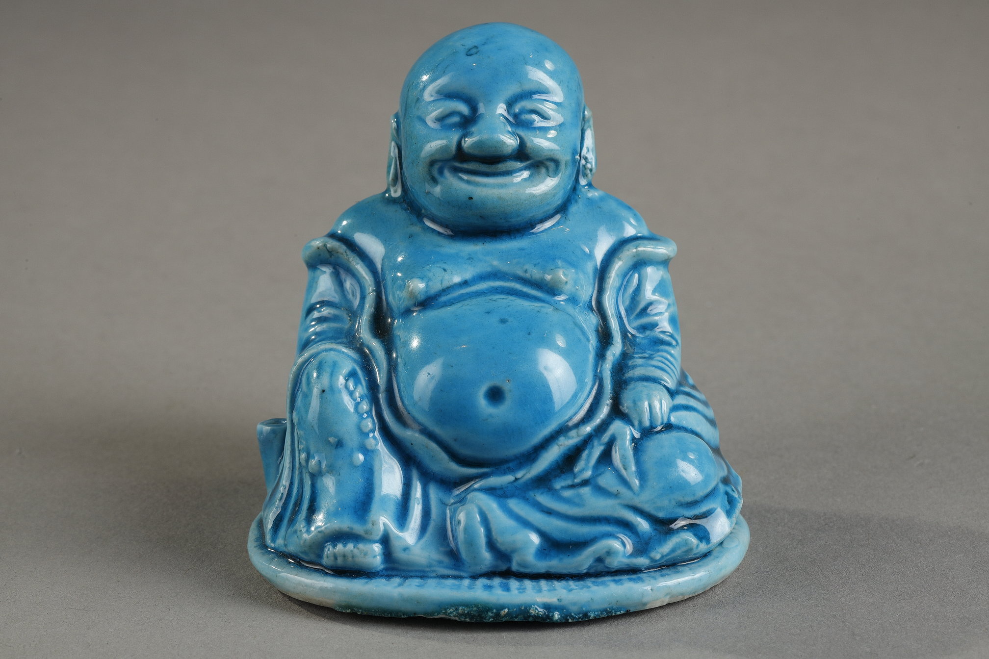 Blue White : Chinese turquoise biscuit pair of Budaisor laughing buddhas forming incense stick holder -
Kangxi period 1662/1722  
H 7,5cm