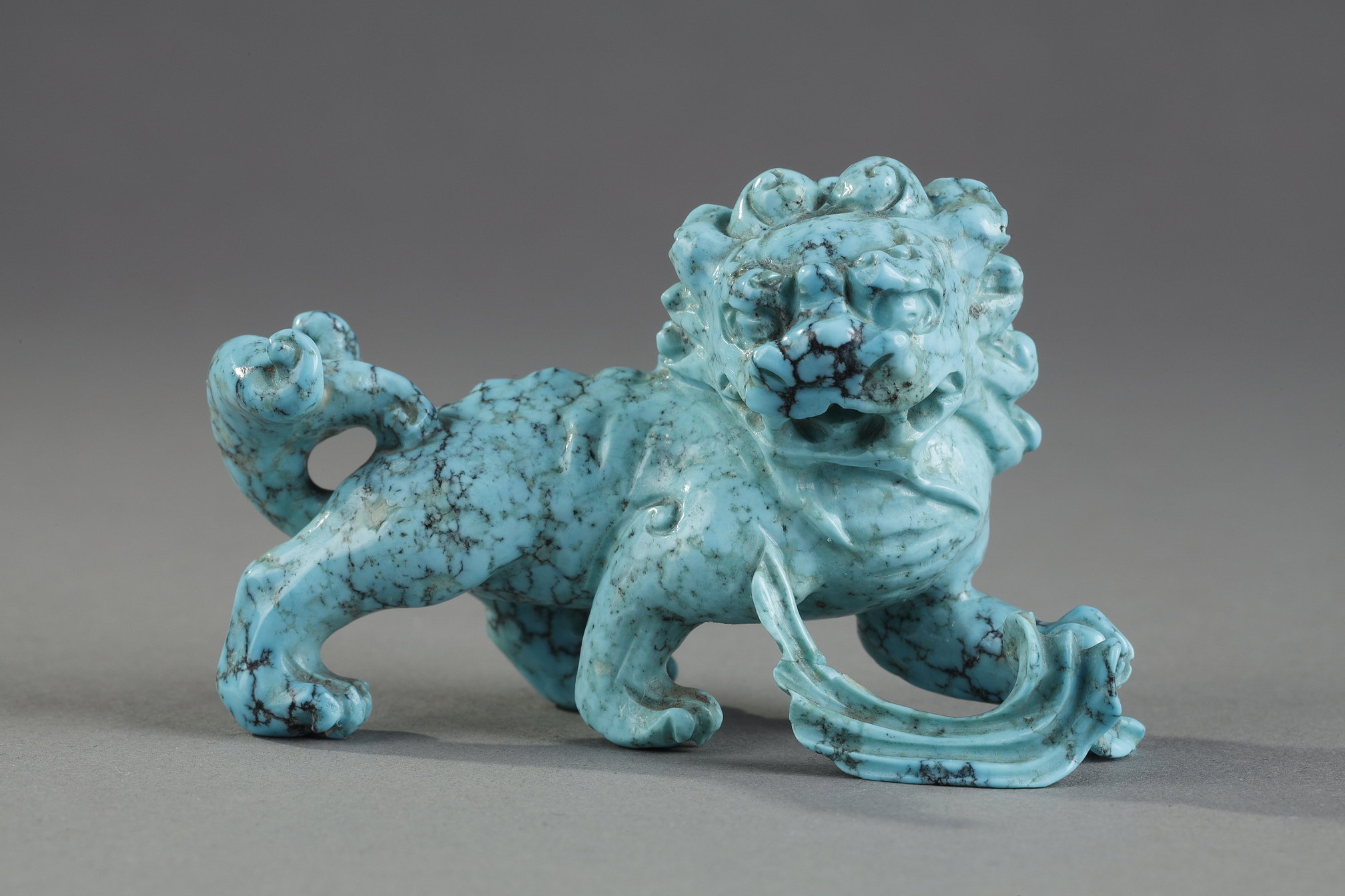 Works of Art : Fo dog sculpted in matrix turquoisez  - Chine about 1900