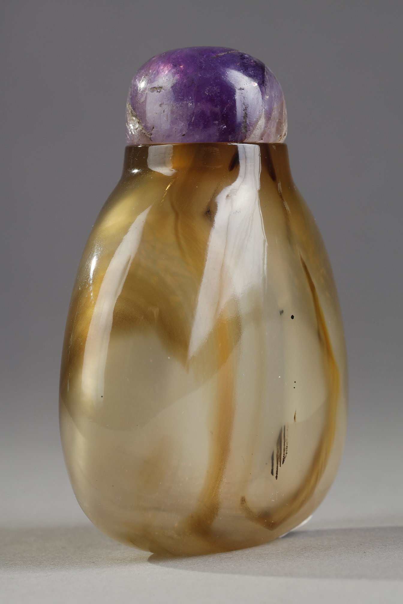 Snuff Bottles : Snuff bottle agate very well hollowed  - Official school - probably 
Imperial palace  workshops - 1730/1830