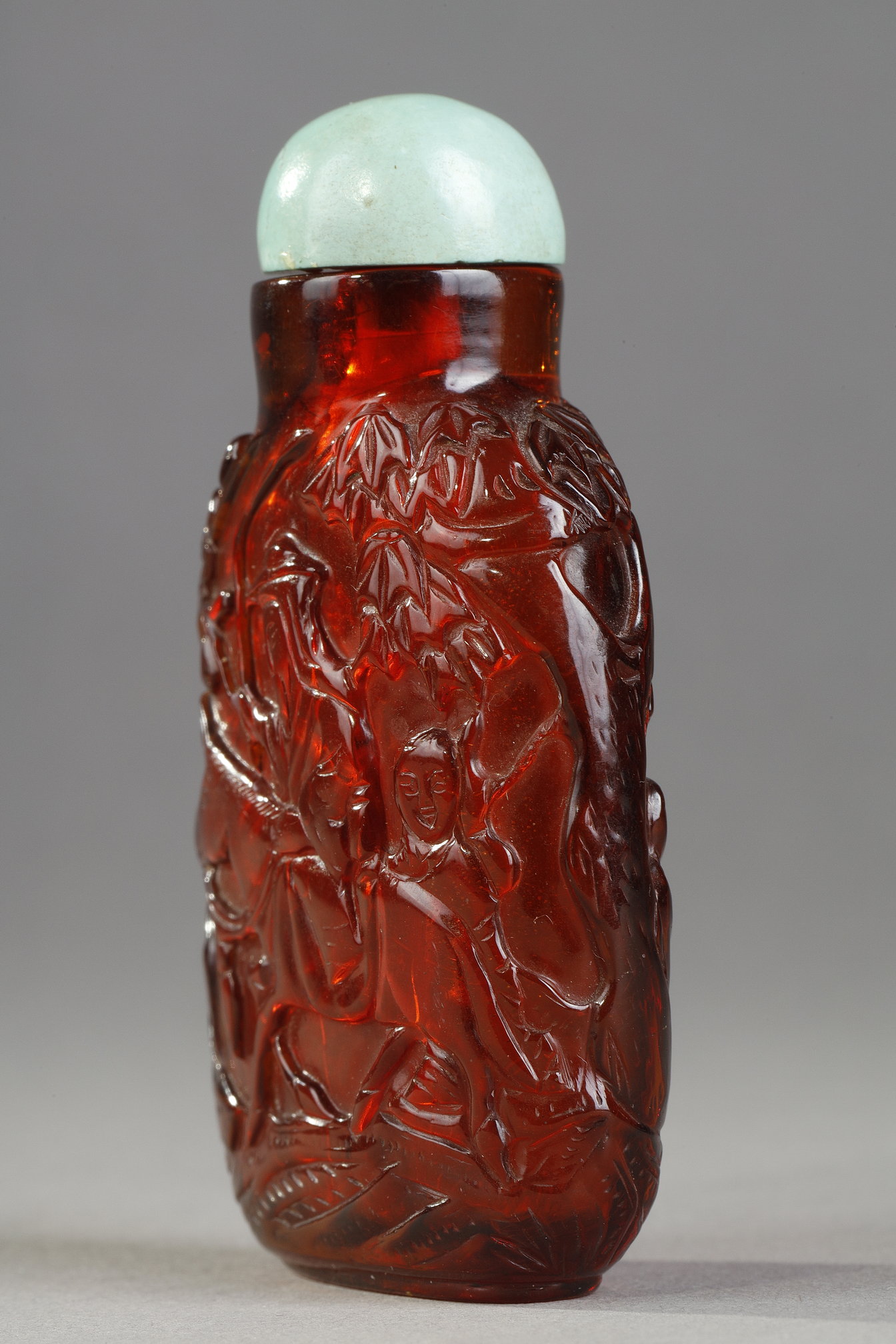 Snuff Bottles : Amber snuff bottle sculpted  - 1740/1800 -