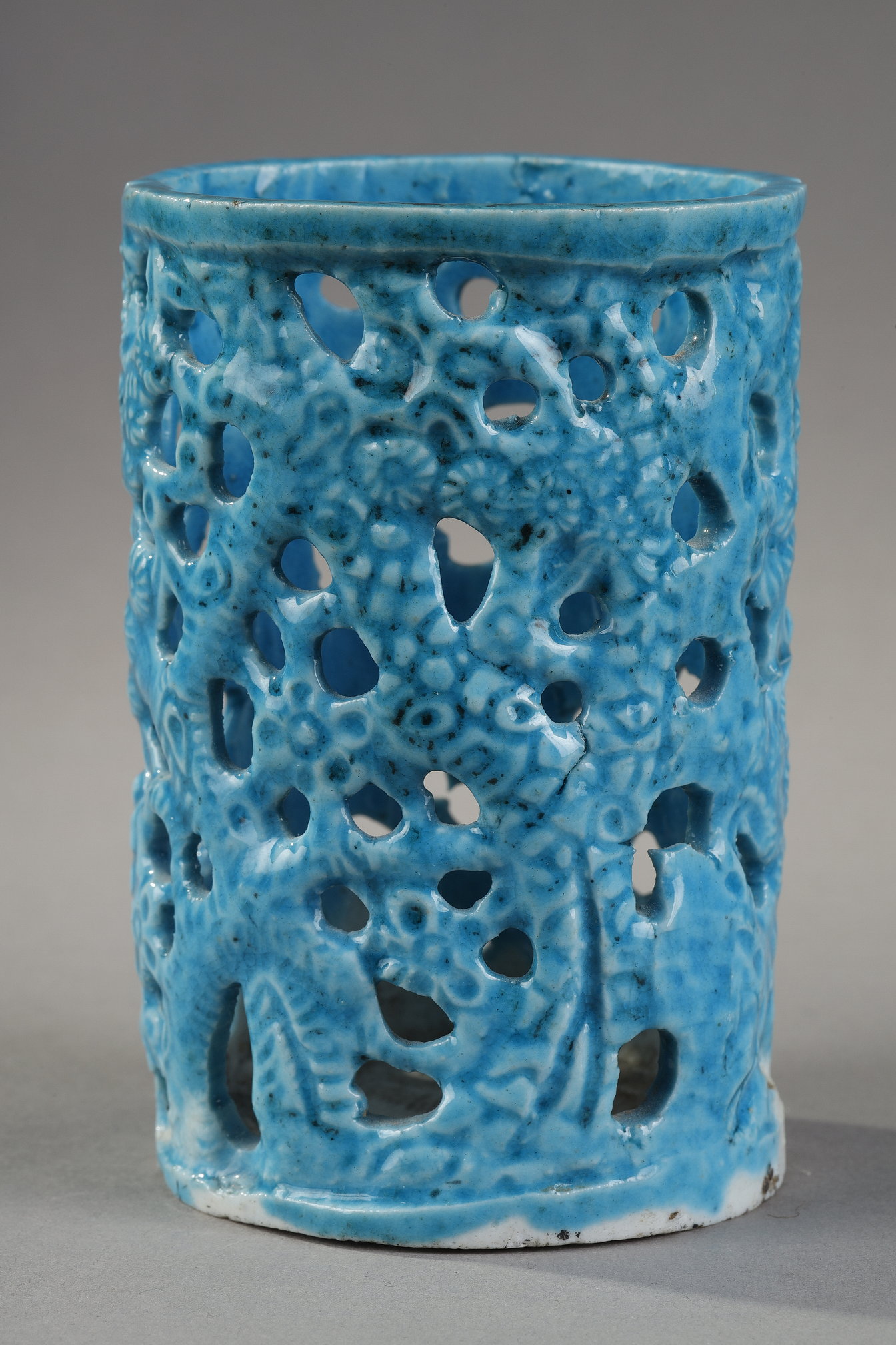 Blue White : Brushpot bleu turquoise biscuit openwork - Kangxi period 1662/1722