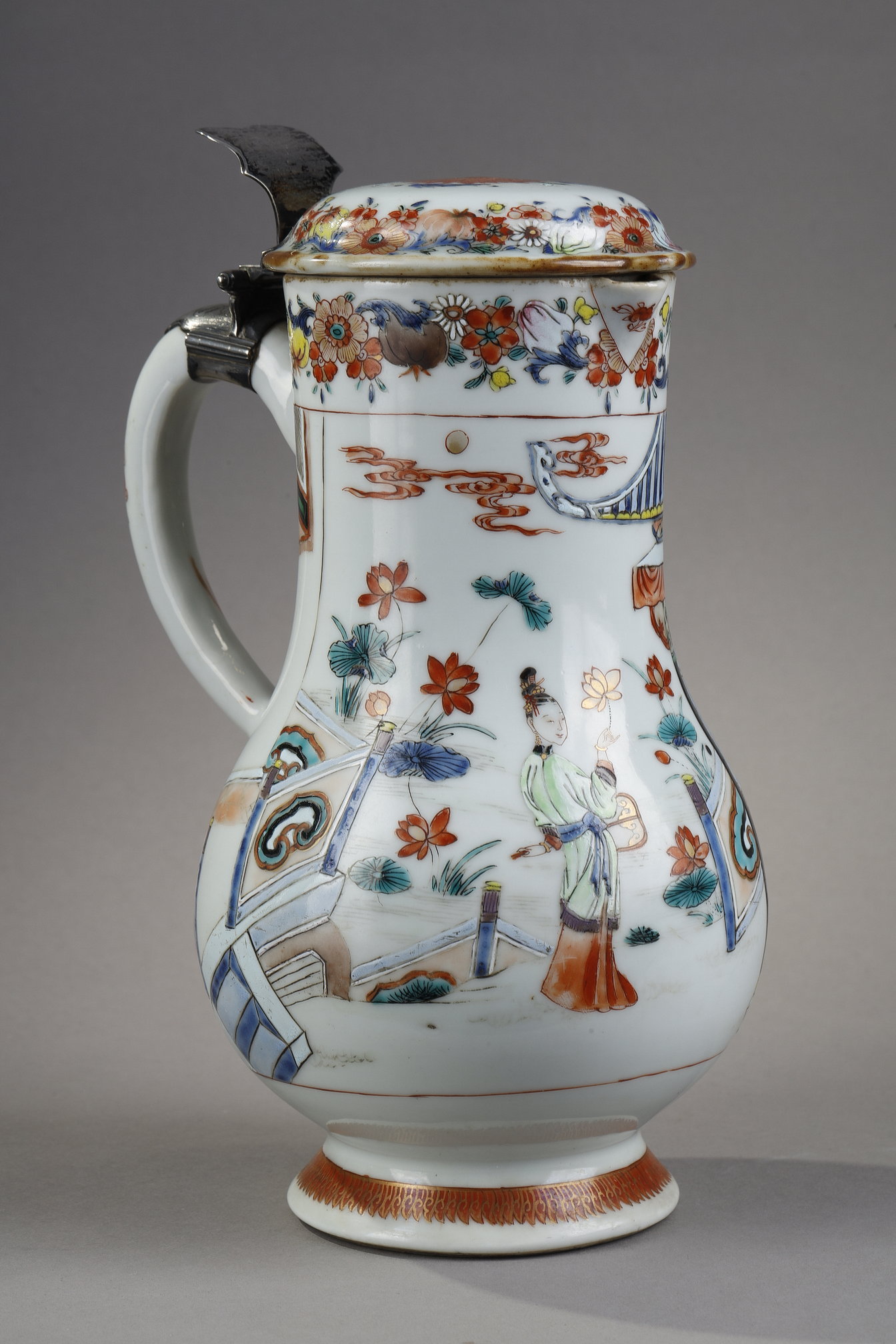 Polychrome : porcelain ewer with decoration "Famille Rose"  of court women and flowers  - China Yongzheng Period 1723/1735 Western silver mount 18th century