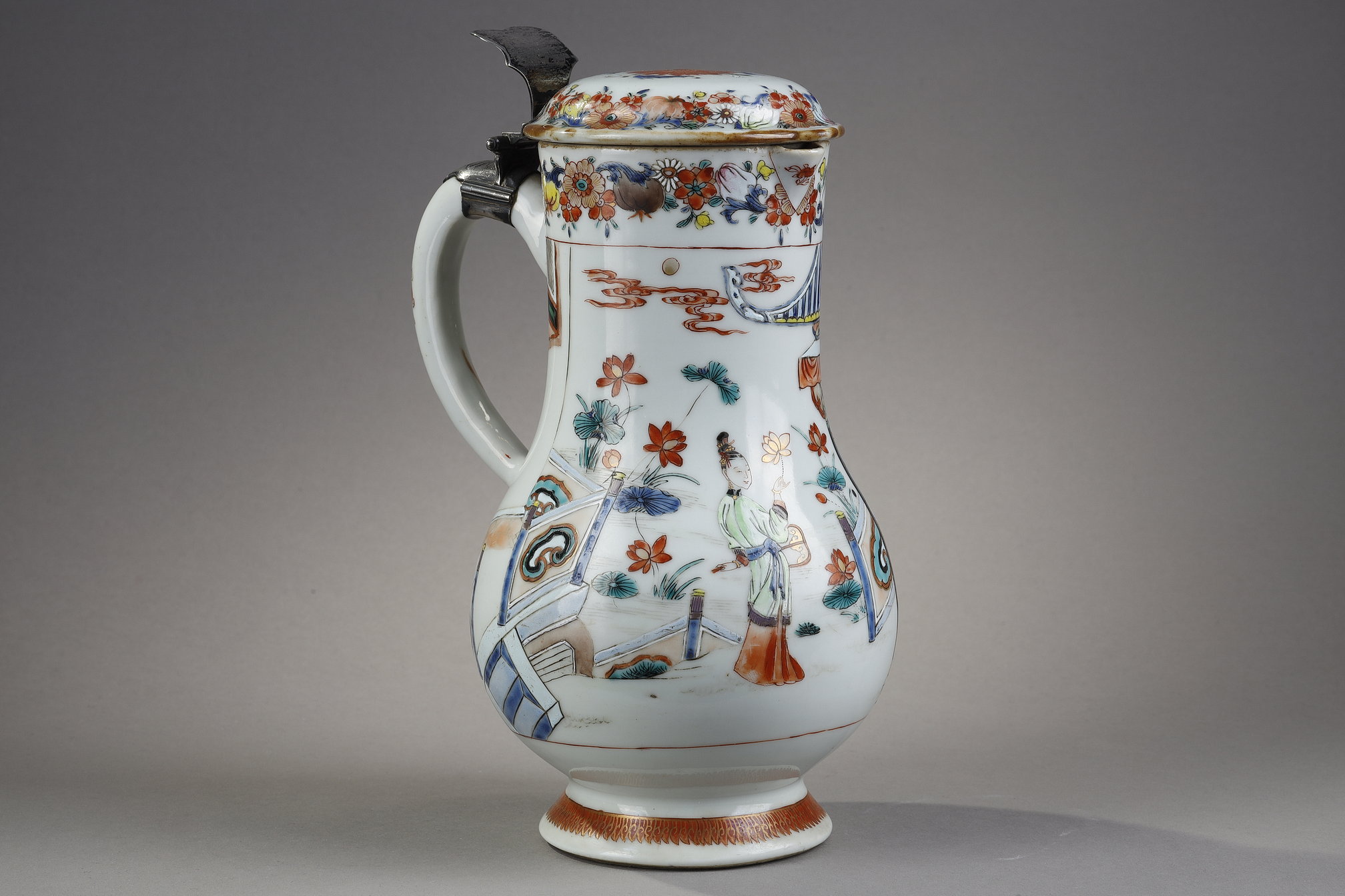 Polychrome : porcelain ewer with decoration "Famille Rose"  of court women and flowers  - China Yongzheng Period 1723/1735 Western silver mount 18th century