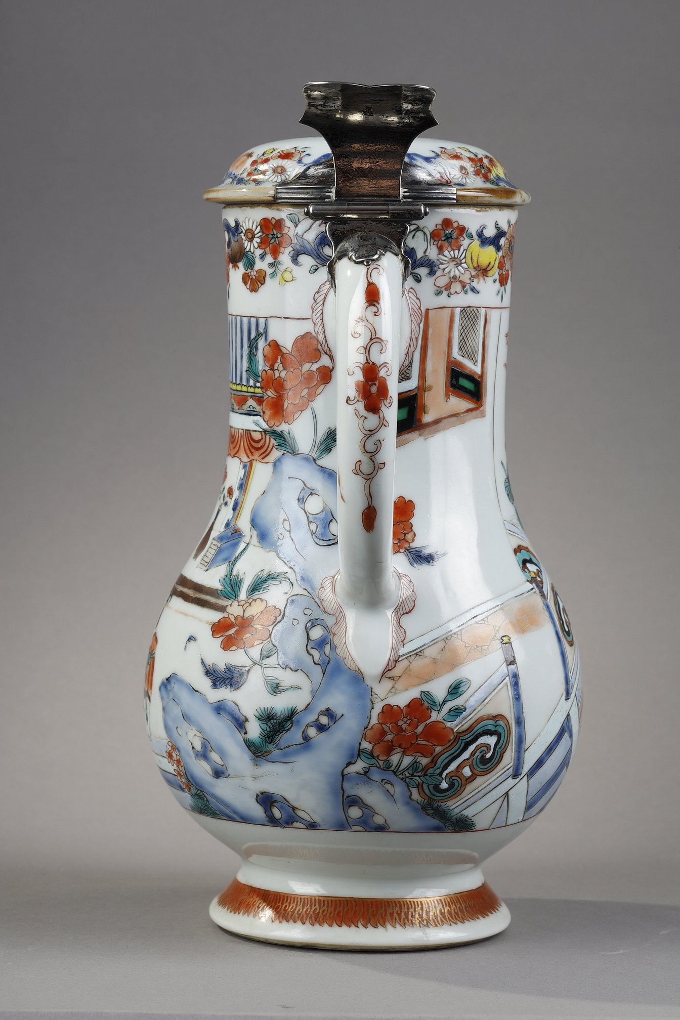 Polychrome : porcelain ewer with decoration "Famille Rose"  of court women and flowers  - China Yongzheng Period 1723/1735 Western silver mount 18th century
