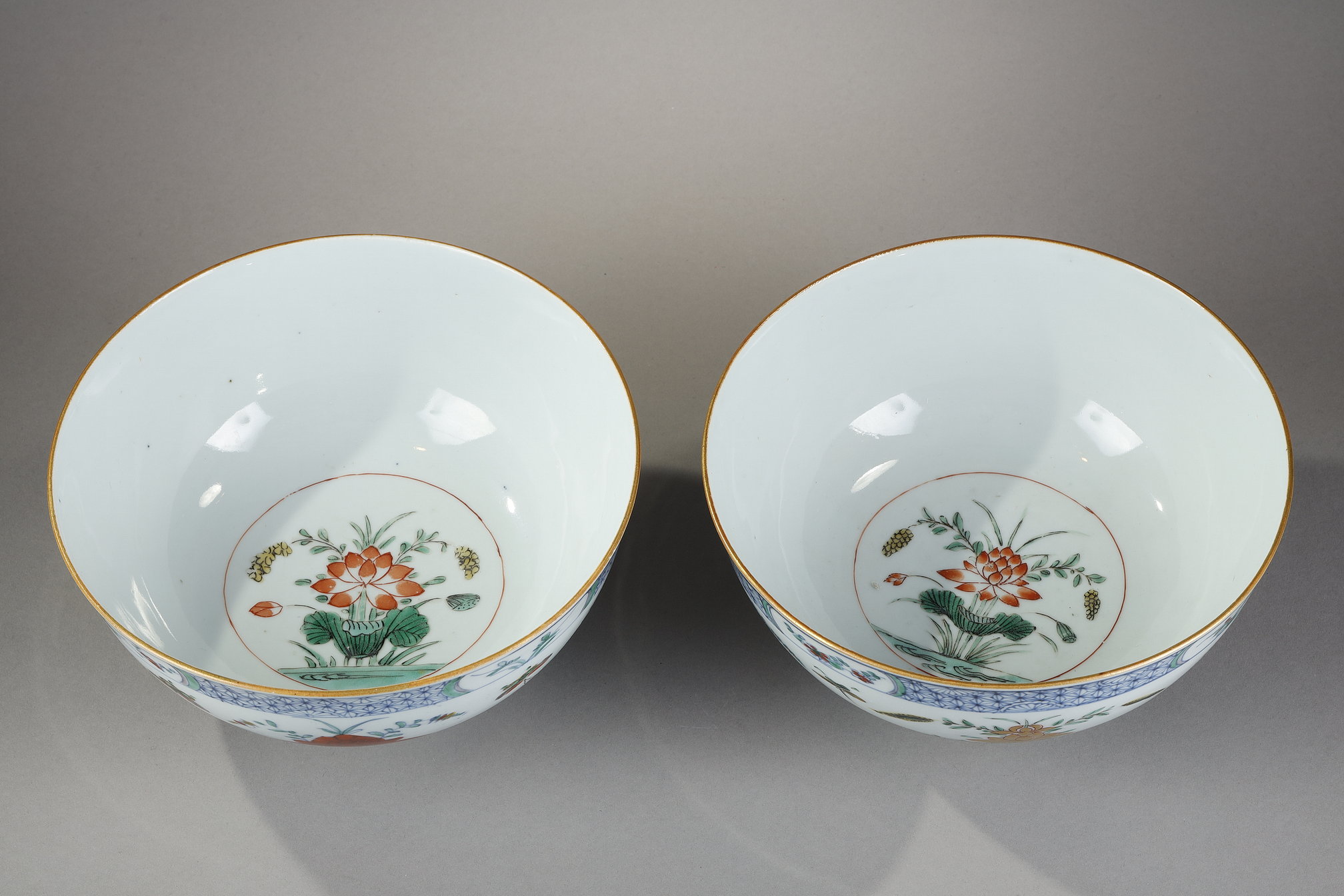 Polychrome : Pair porcelain bowls  "Famille verte" decorated with the doucai style  - Yongzheng period 1723/1735

(D 19,3cm)