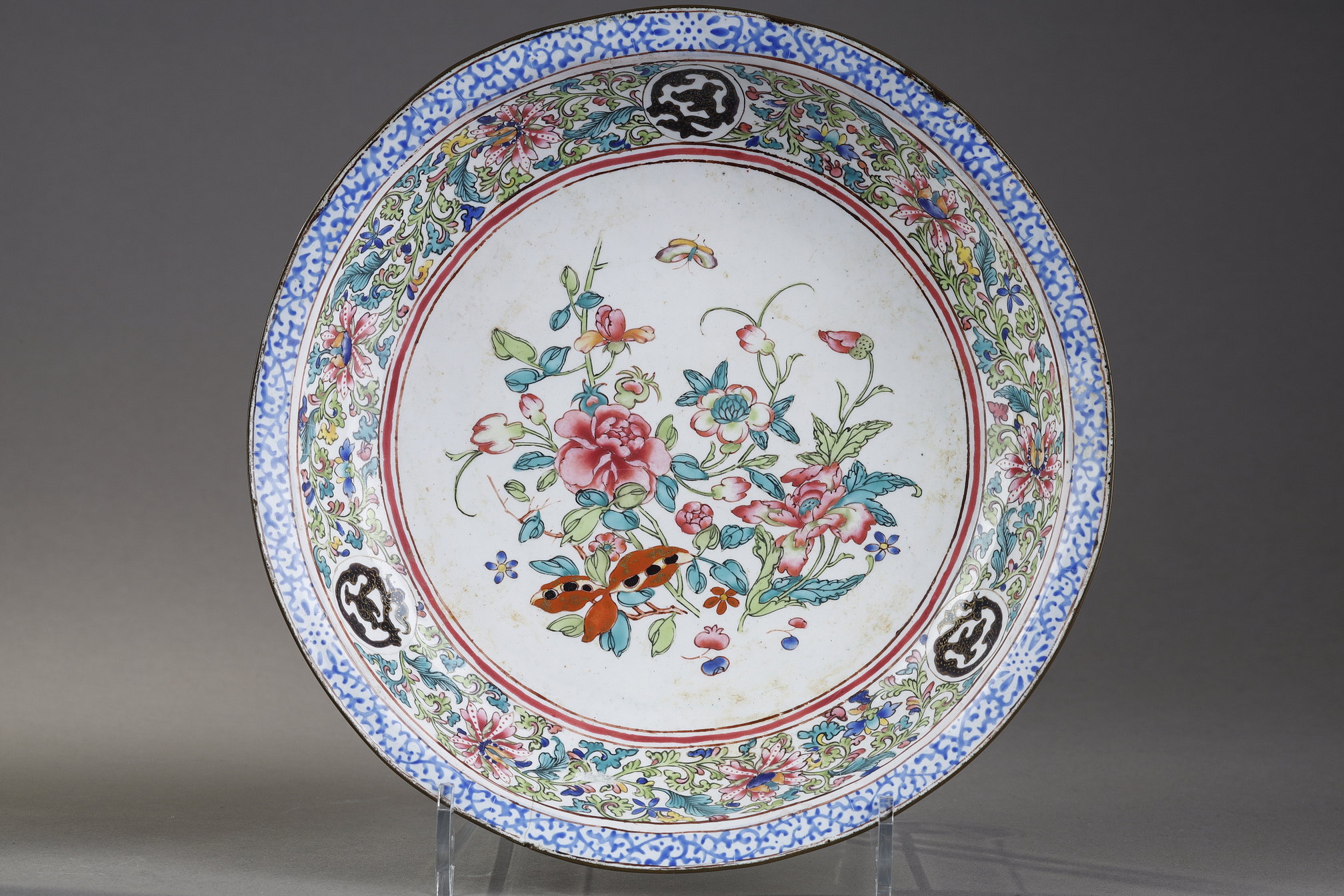 Works of Art : Rare pair of Canton email cups polychrome on copper - China Qianlong Period 1736/1795
Maison Eymery Collection Paris (France)
