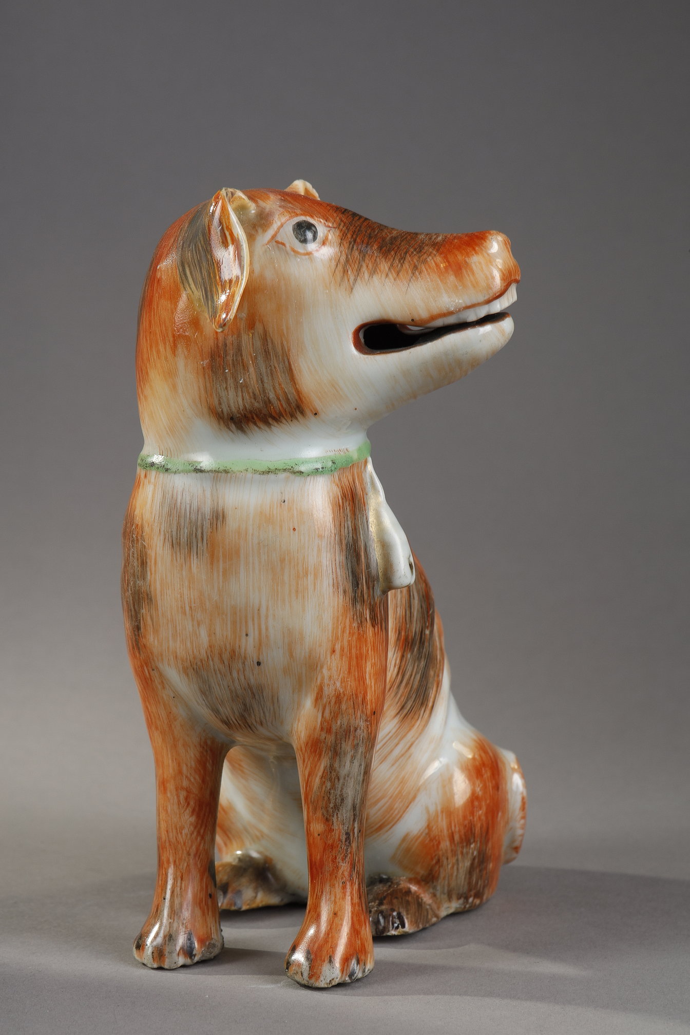 Polychrome : pair of European dogs  chinese export  - porcelain enamelled in iron red and black  - Qianlong period 1736/1795  -  about 1770  - 