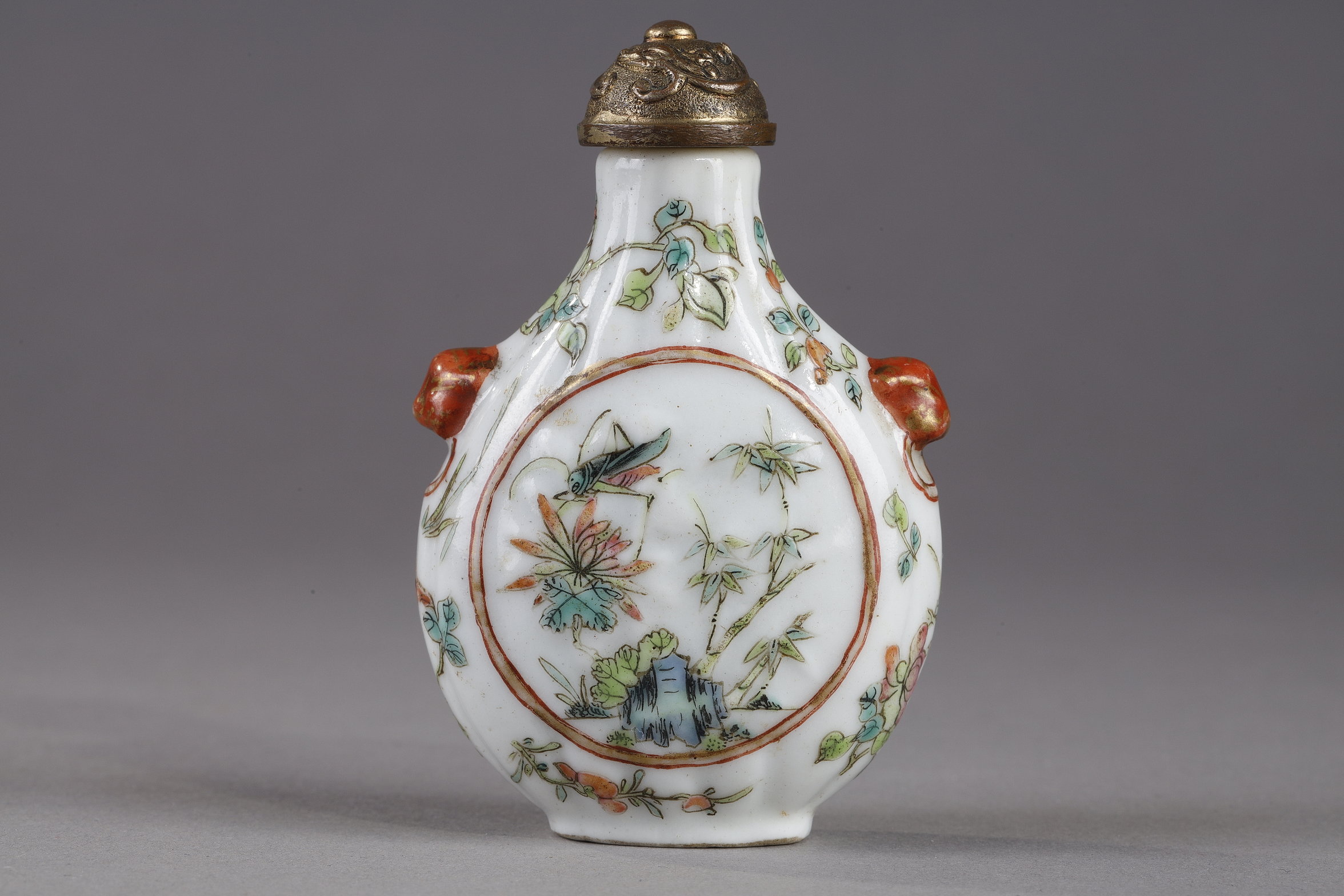 Snuff Bottles : rare snuff bottle in porcelain godronnée a decor of flowers bamboos prunus  - Kilns imperial of Jingdezhen Mark and period Daoguang 1821/1850