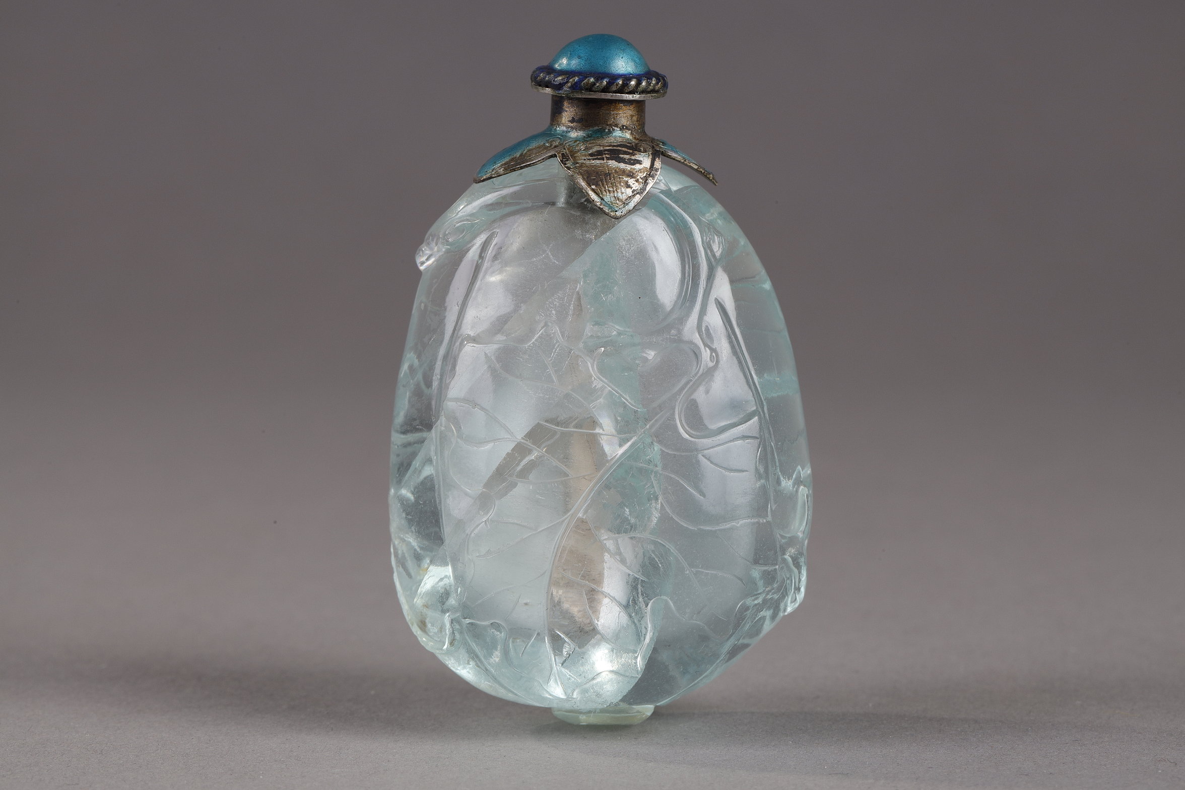 Snuff Bottles : Aquamarine snuff bottle in the shape of fruit - China 19th century