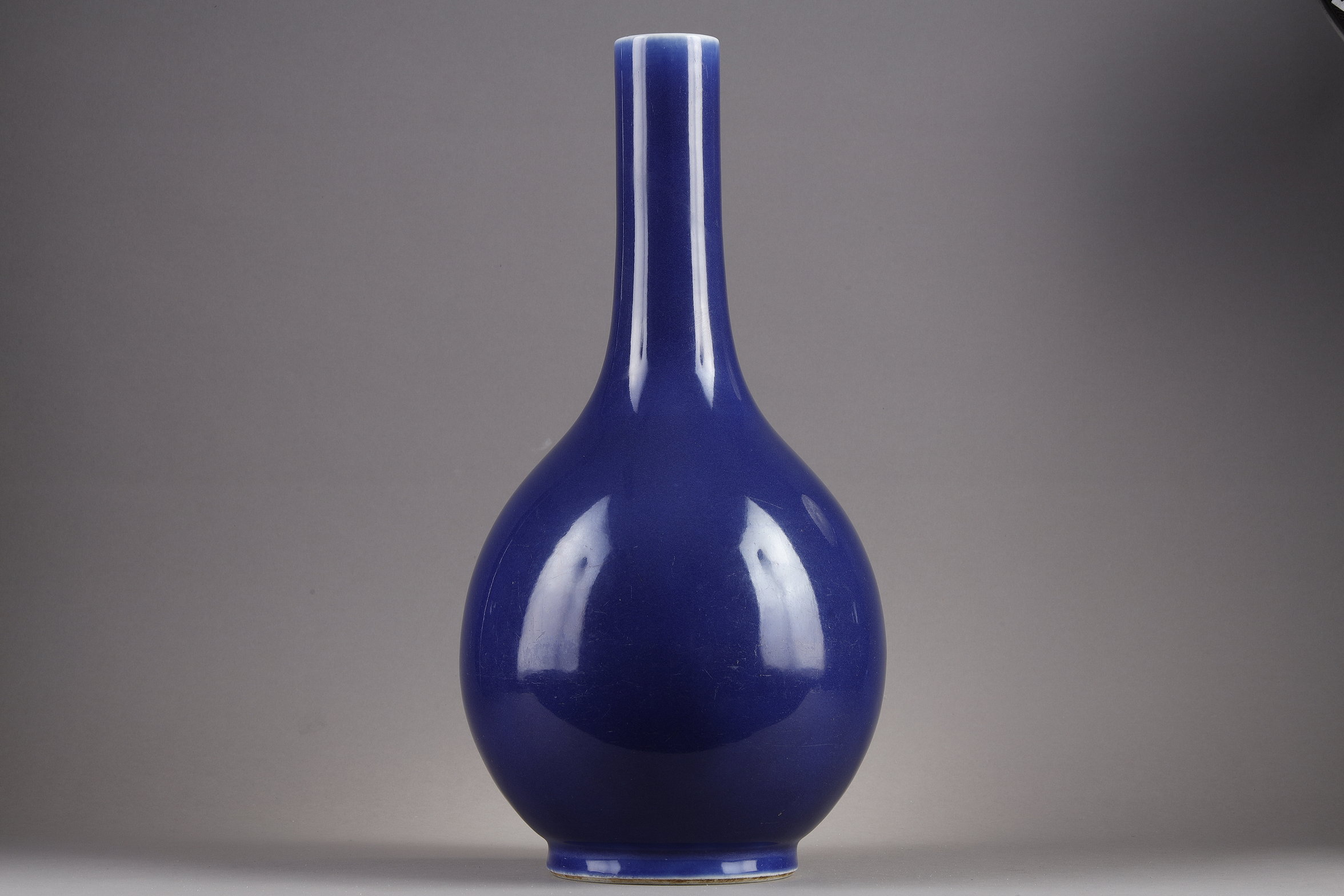 Blue White : Vase bottle monochrom blue porcelain  -  Chinese 1770/1820