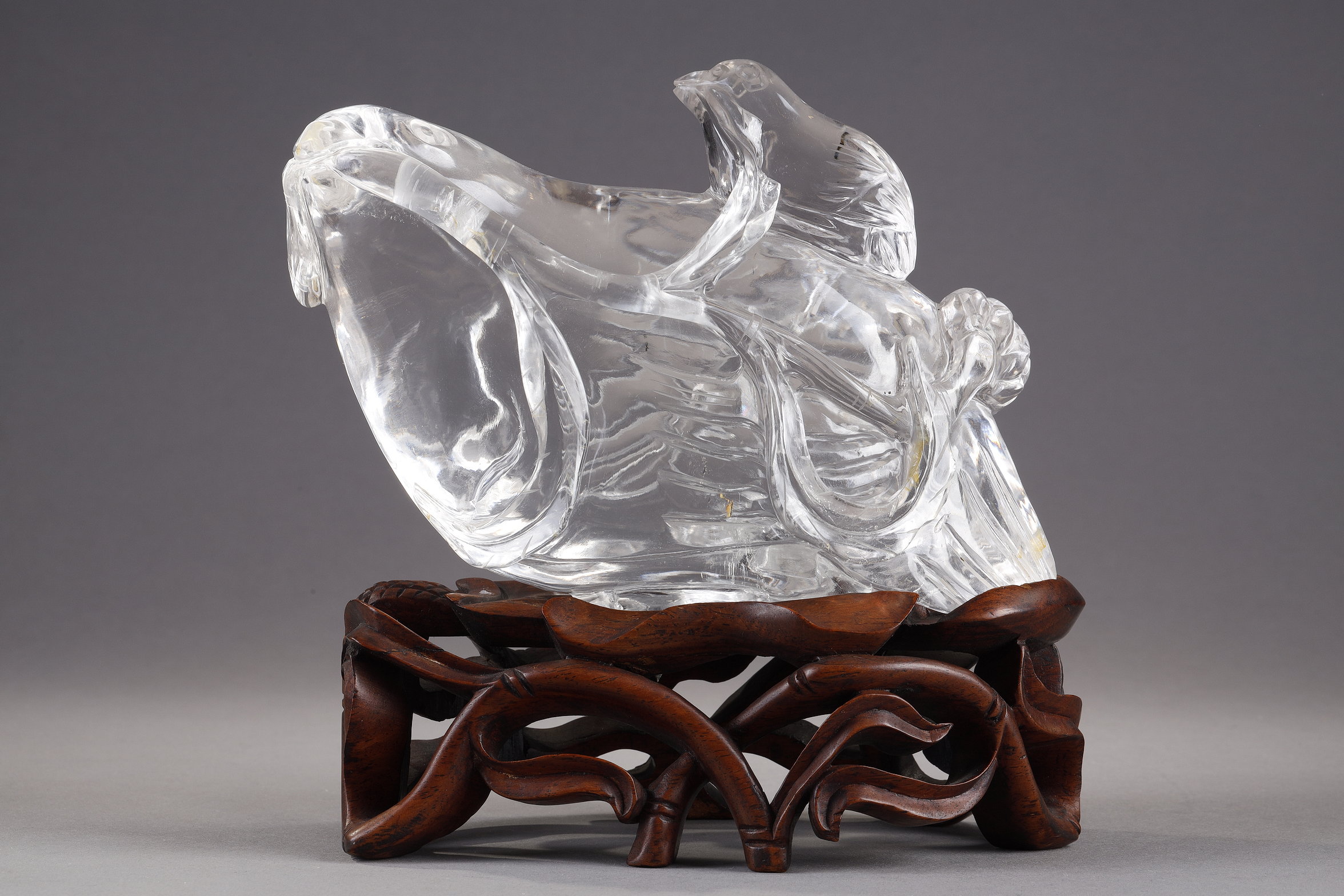 Works of Art : bird shaped rock crystal sculpture with its little one on the back - China 1870/1920