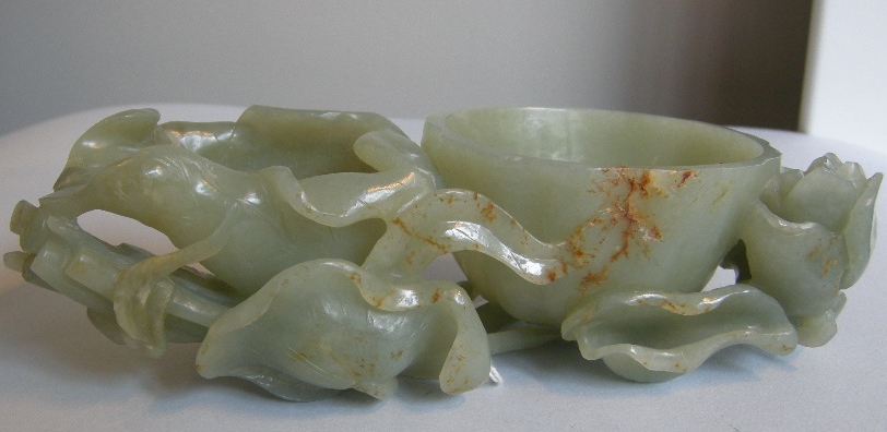 Works of Art : brushwasher nephrite Jade  sculpted in Lotus shape
1780/1880 