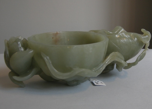 Works of Art : brushwasher nephrite Jade  sculpted in Lotus shape
1780/1880 