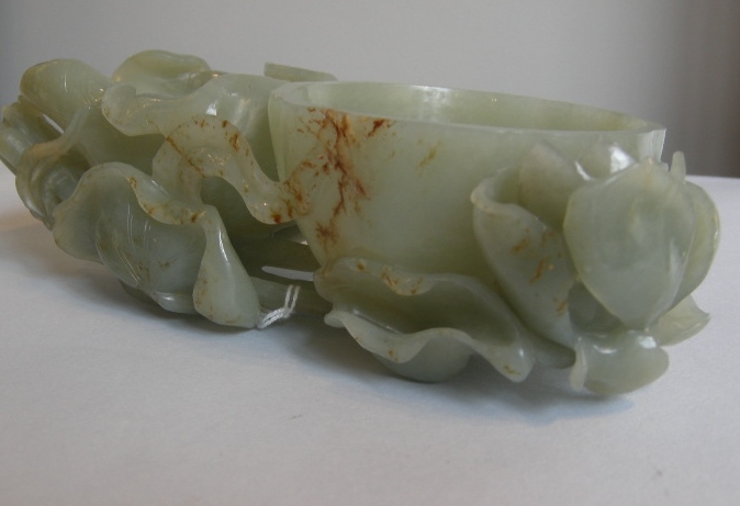 Works of Art : brushwasher nephrite Jade  sculpted in Lotus shape
1780/1880 