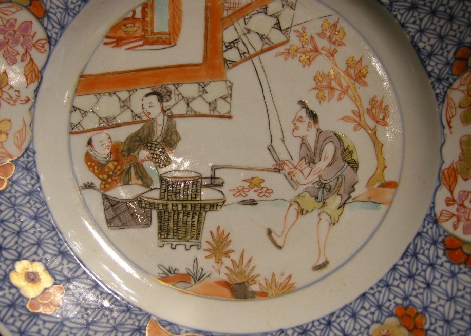 Polychrome : dish porcelain showing the pressing of apples  - Yongzheng period 1723/1735 