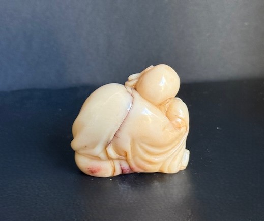 Works of Art : soapstone statuette representing a lohan -China 18/19em