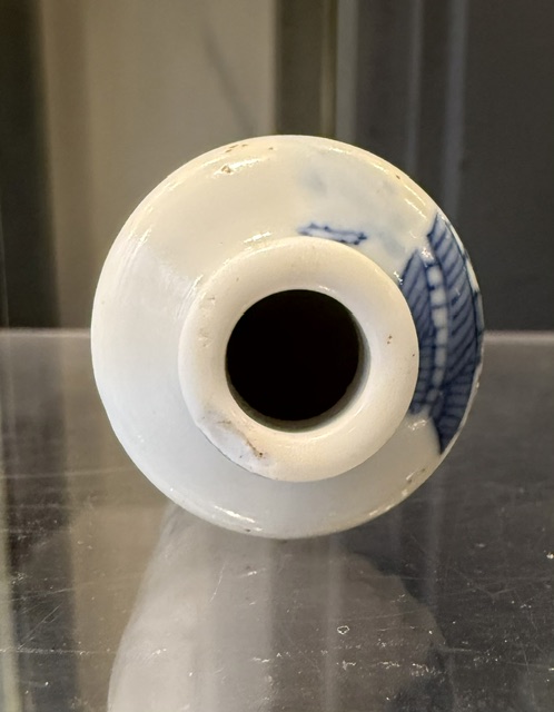 Snuff Bottles : Blue-white porcelain snuff bottle from a scene of three kingdoms storming an entrance to a wall 
mark Yongzheng China 1800/1850