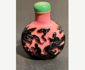 Snuff Bottles : Snuff bottle glass overlay pink and black - China 19th century